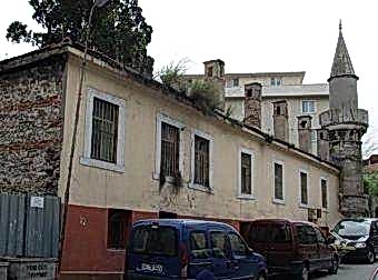 350 Hattat bir gecede dükkân kapatmış!